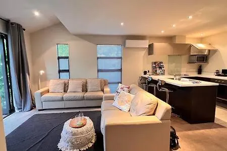Hagley Apartment - Christchurch Holiday Homes