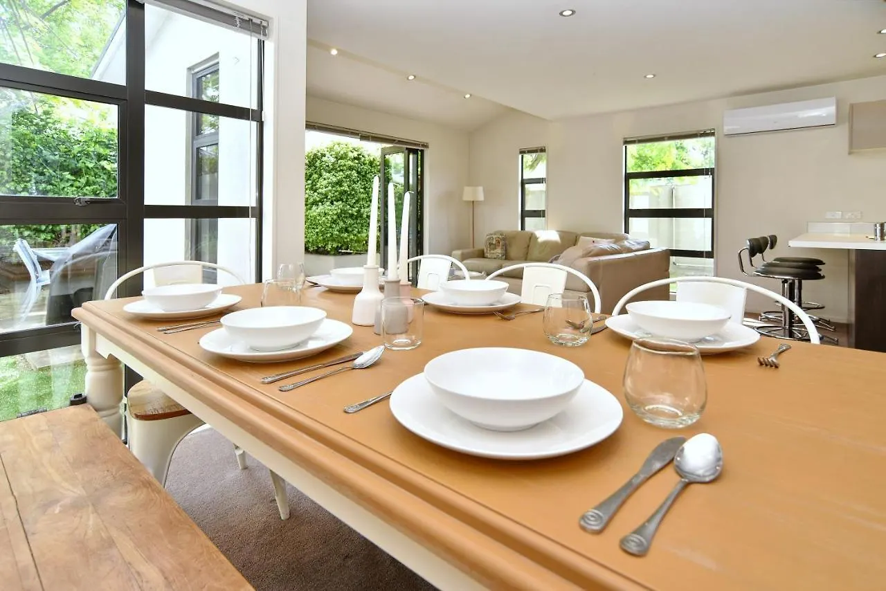 Hagley Apartment - Christchurch Holiday Homes
