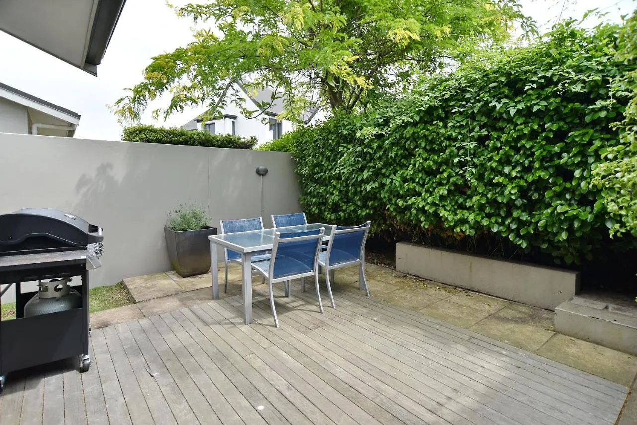 Hagley Apartment - Christchurch Holiday Homes