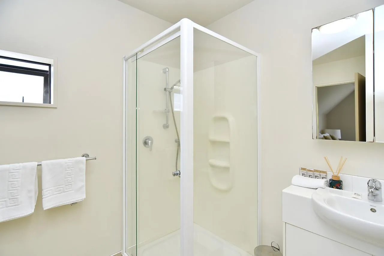 Hagley Apartment - Christchurch Holiday Homes