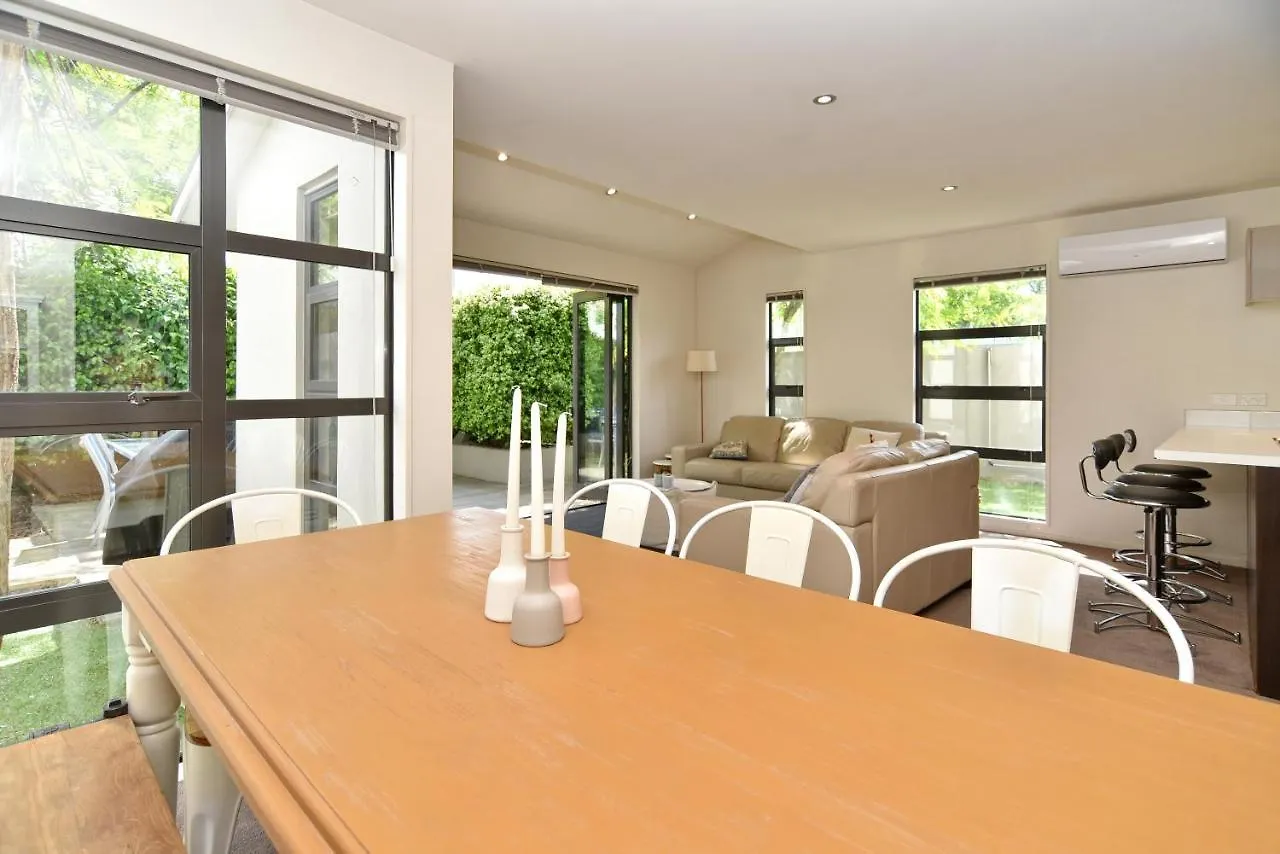 Hagley Apartment - Christchurch Holiday Homes New Zealand