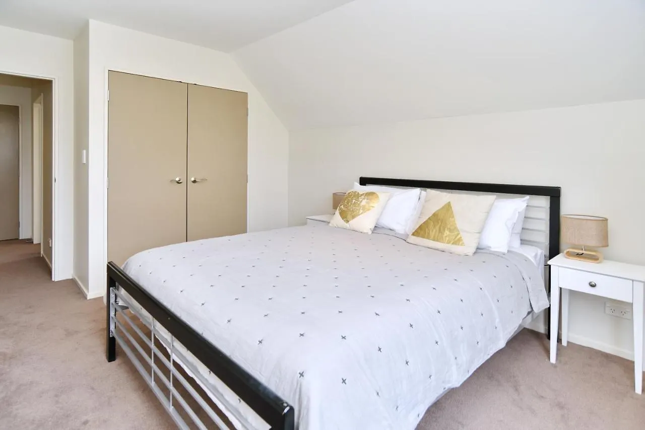 Hagley Apartment - Christchurch Holiday Homes