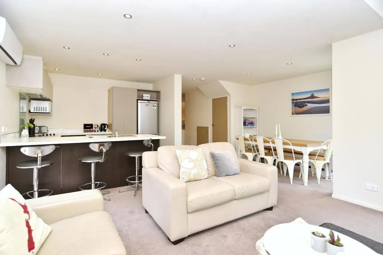 Hagley Apartment - Christchurch Holiday Homes