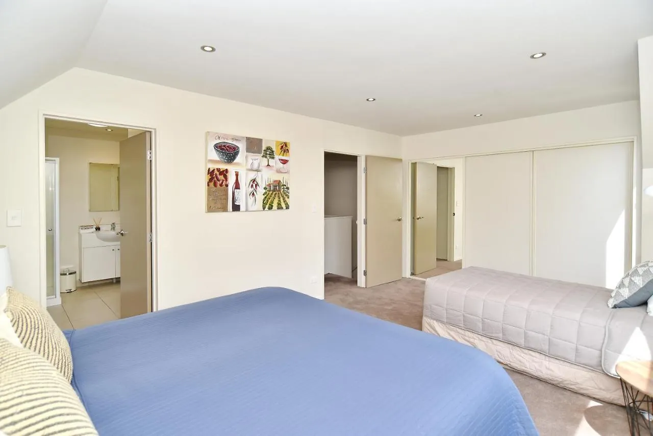 Hagley Apartment - Christchurch Holiday Homes
