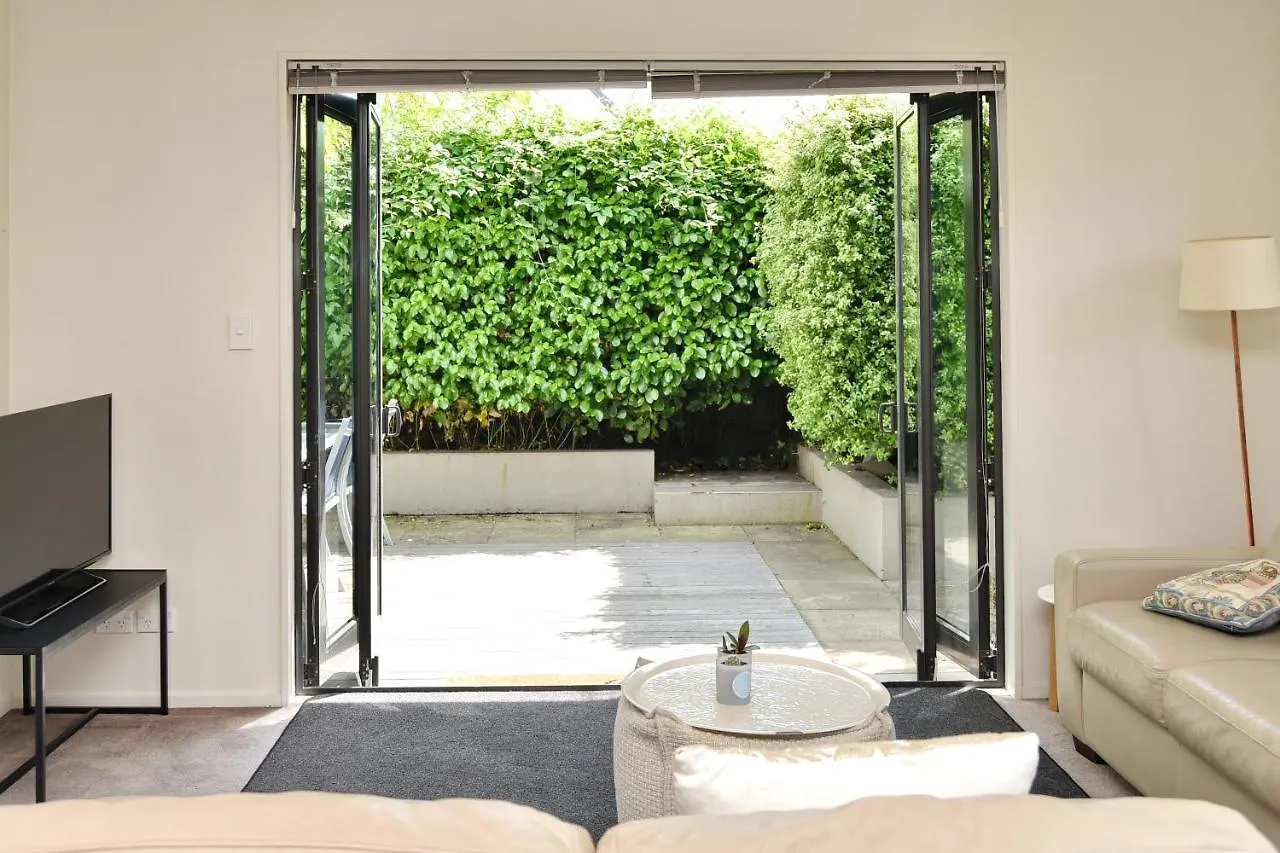 Hagley Apartment - Christchurch Holiday Homes