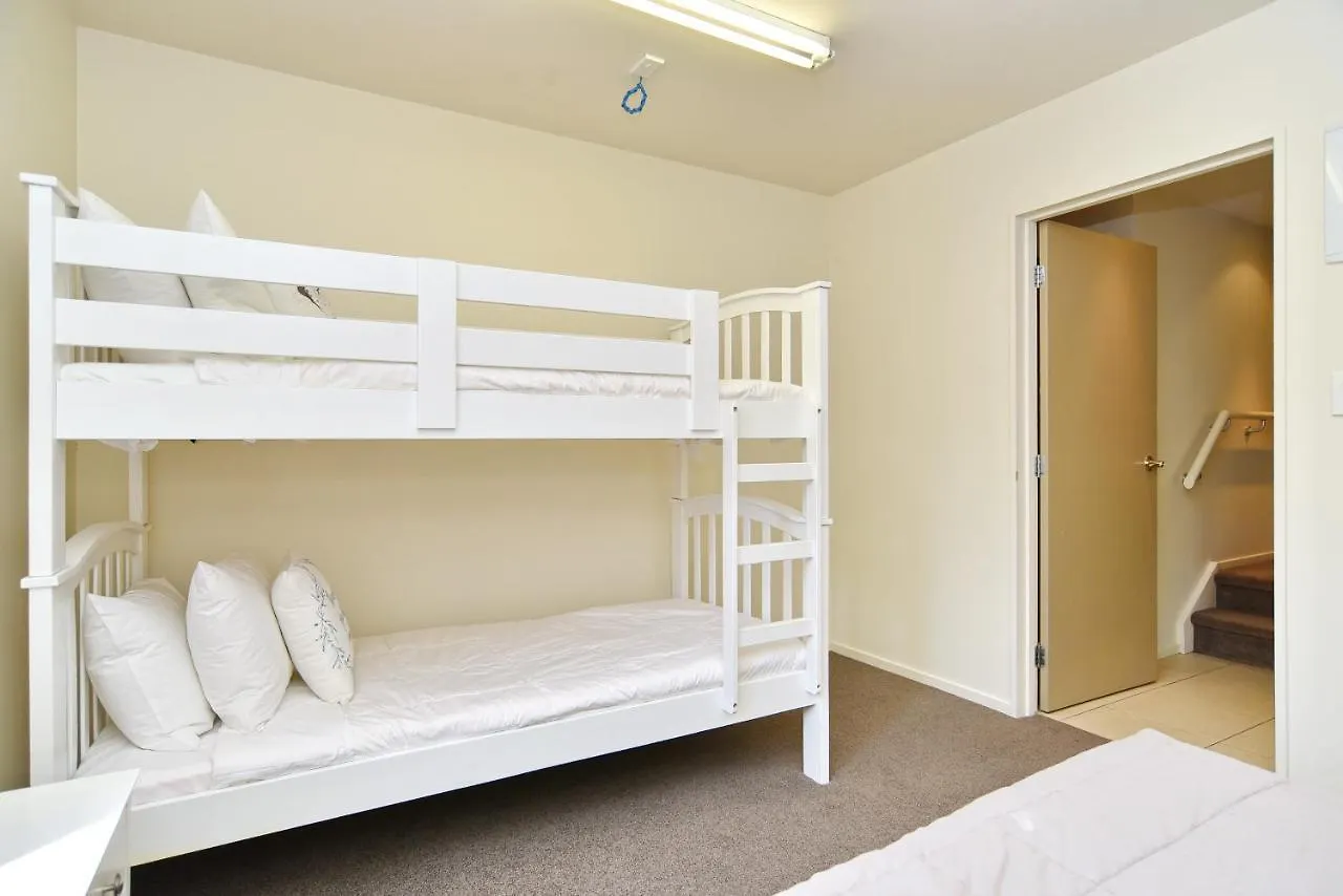 Hagley Apartment - Christchurch Holiday Homes