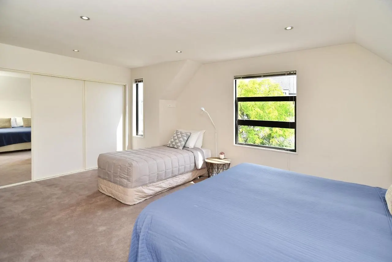 Hagley Apartment - Christchurch Holiday Homes